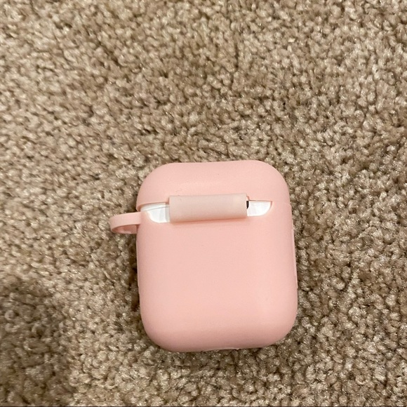 Airpods 1st gen (case not included) - Picture 2 of 6